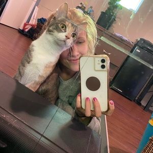 Meet your Posher, Lorraine